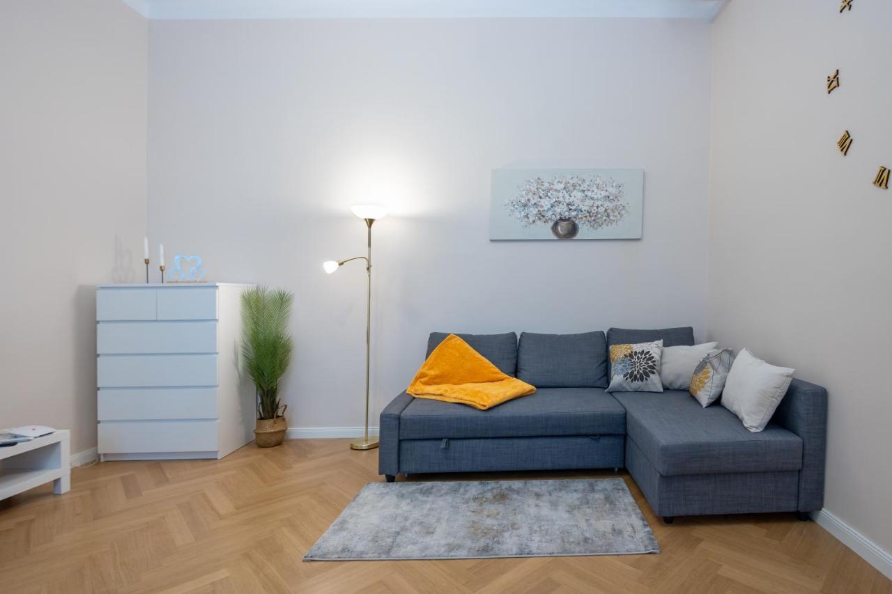 Charming Apartment Near Prater Vienna Exterior photo