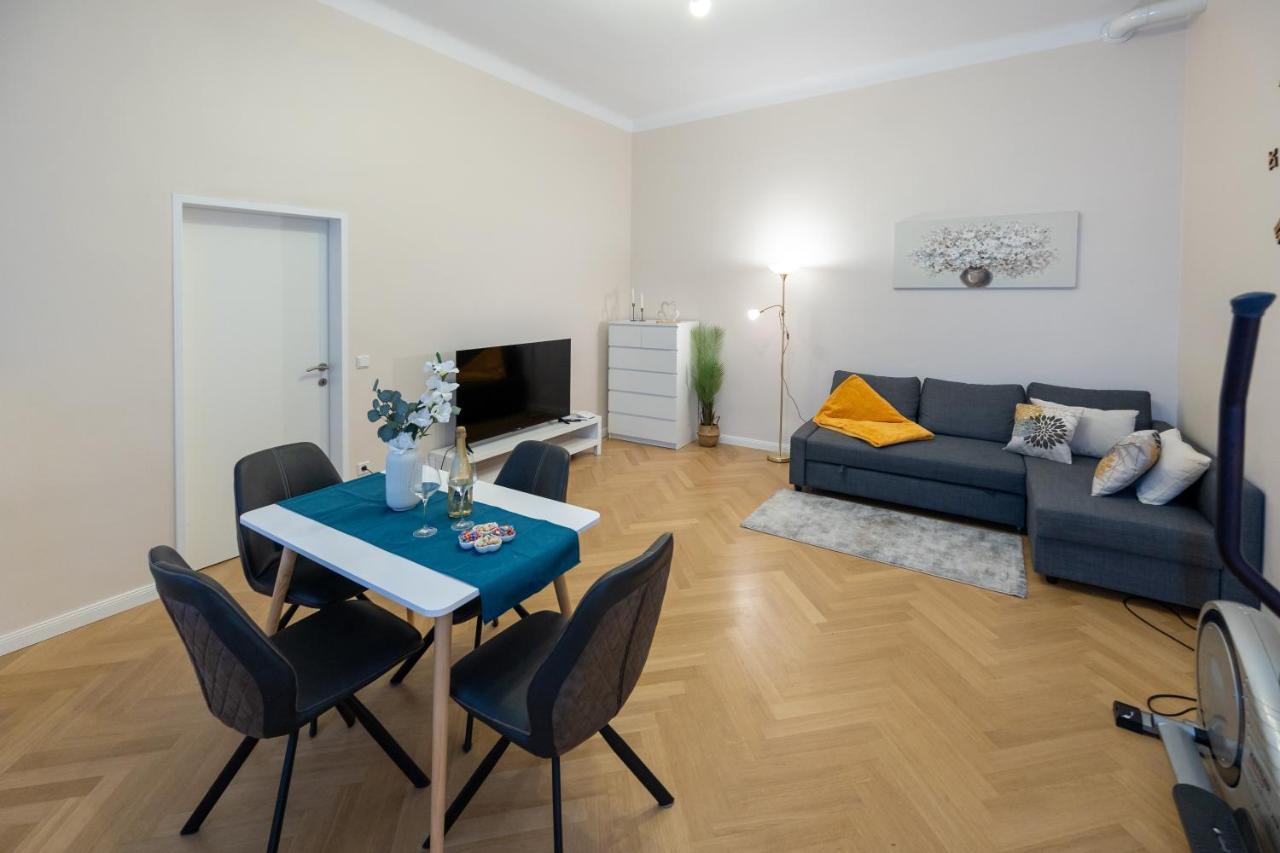 Charming Apartment Near Prater Vienna Exterior photo