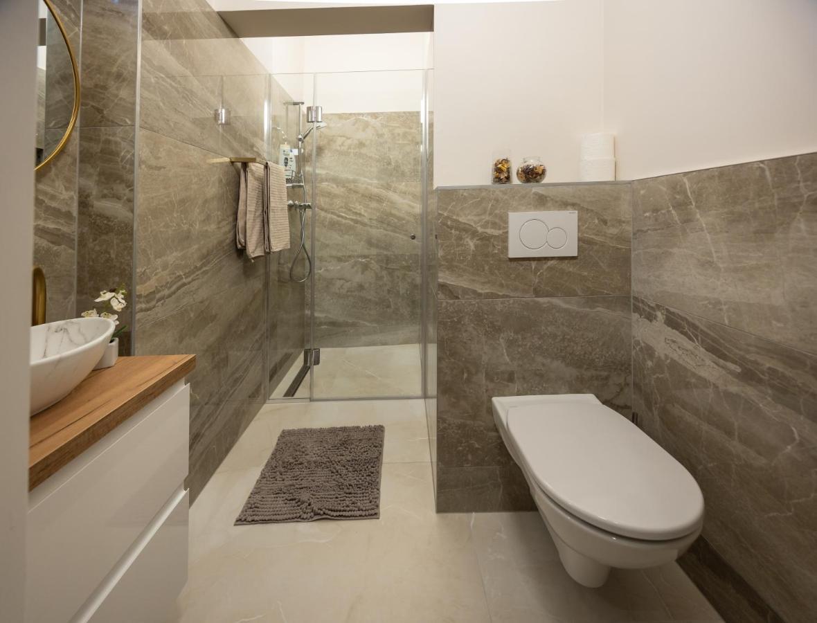 Charming Apartment Near Prater Vienna Exterior photo